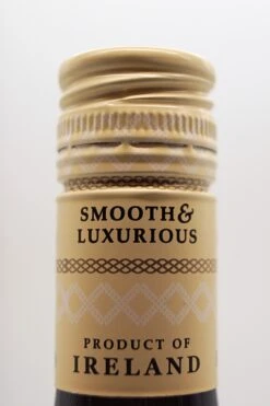 Merrys - White Chocolate Irish Cream Likör 11 Merrys - White Chocolate Irish Cream Likör -Der Schnapsstodl Verkäufe DSC00484