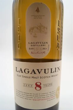 Lagavulin - Lagavulin 8 Jahre Islay Single Malt Scotch Whisky Mit 2 Gläsern -Der Schnapsstodl Verkäufe dsc01551